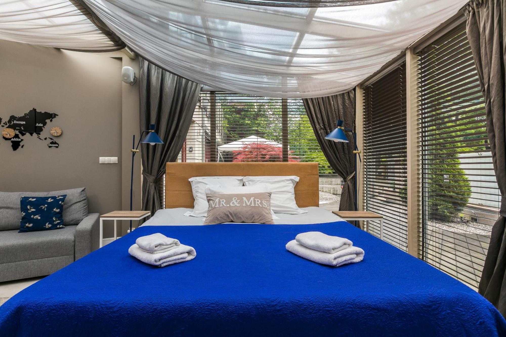 Apartment A11 & Dermique *