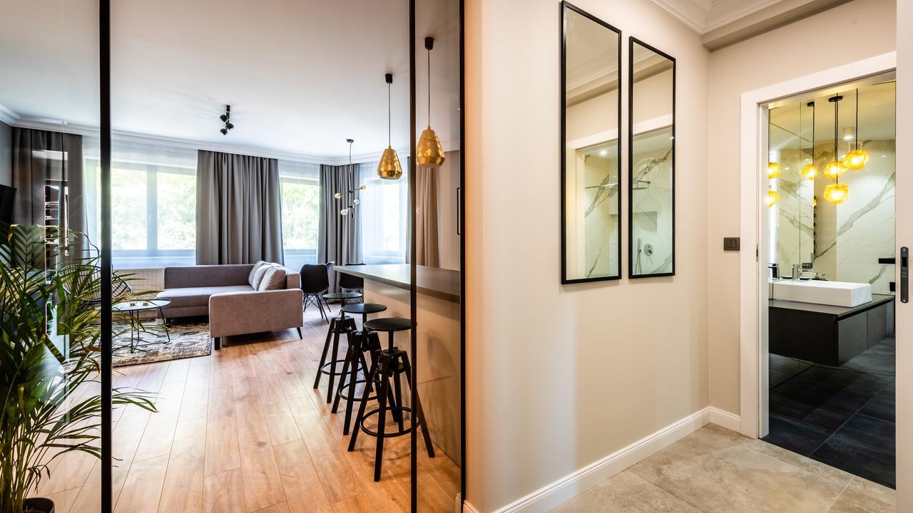 Apartment A11 & Dermique *