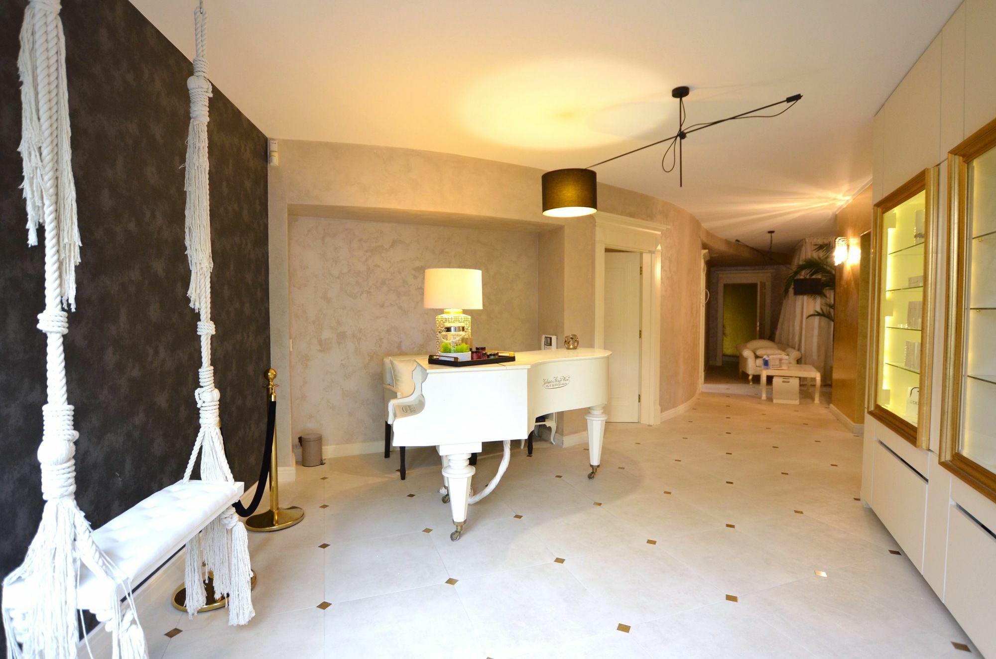 Apartment A11 & Dermique Krakau