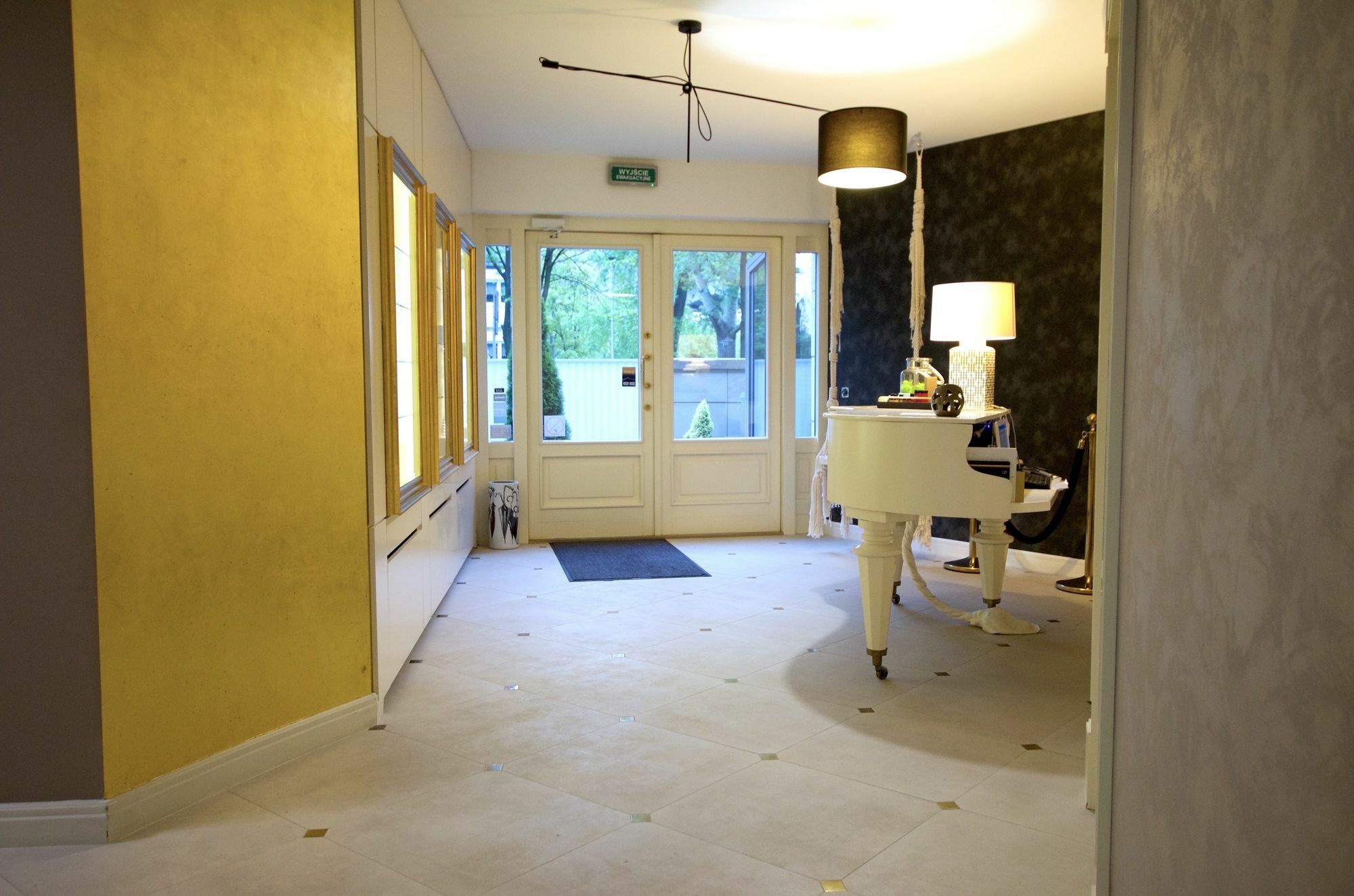 Apartment A11 & Dermique